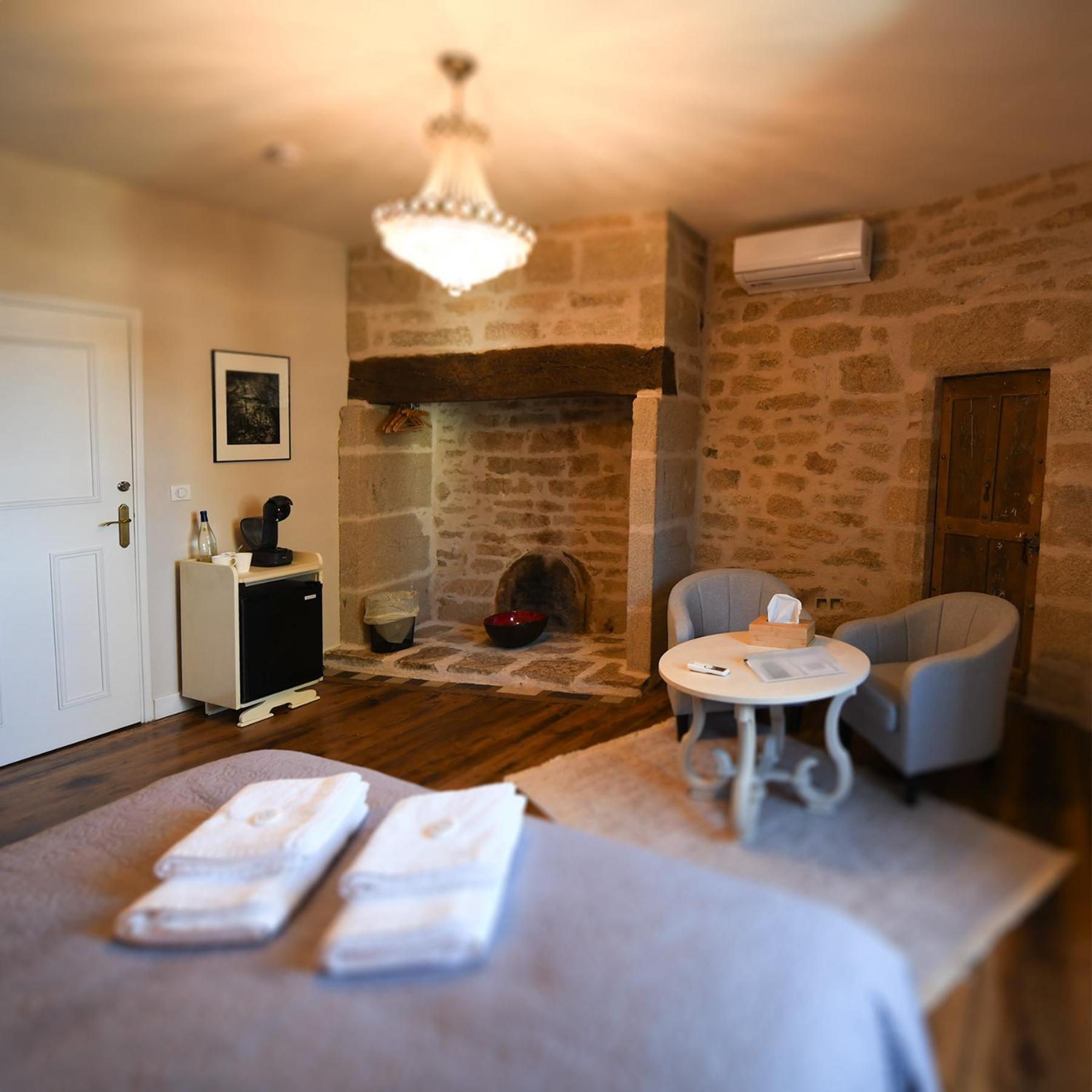 Bed and Breakfast Pat A Touille Treignac Екстер'єр фото